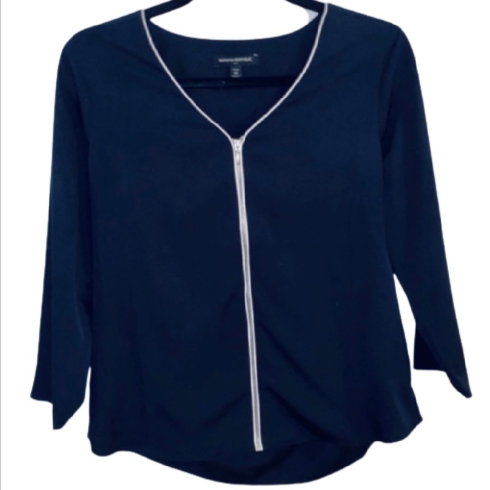 Banana Republic Navy Contrast Binding Blouse​​​​​​​​​​​​​​​​​​​​​​​​​​​​